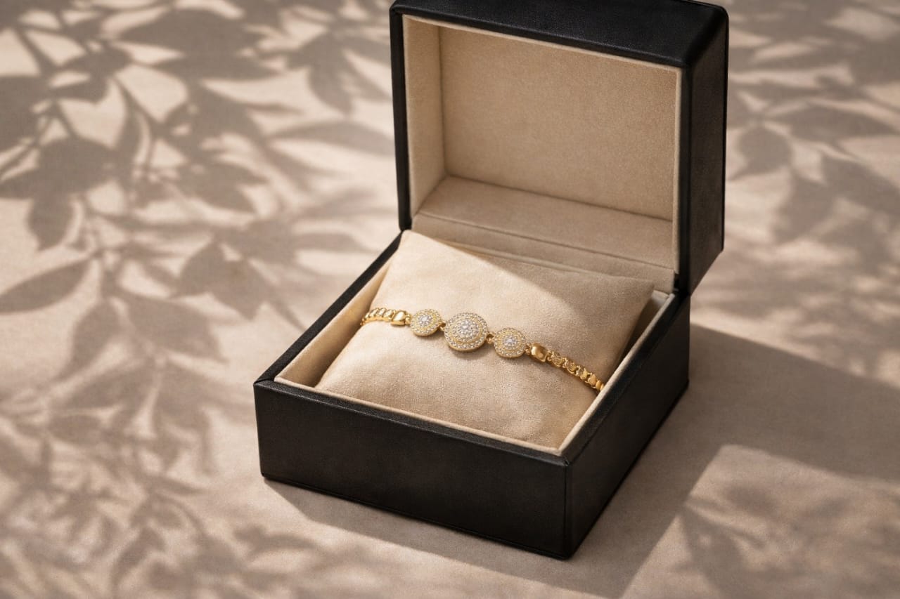 Luxury Gold Diamond Circle Bracelet