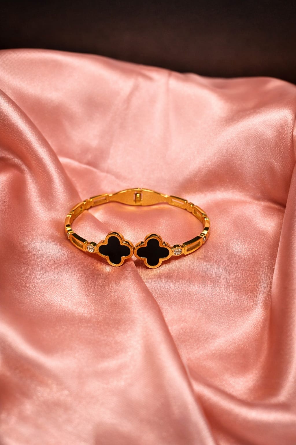 Luxury Gold Clover Charm Bracelet