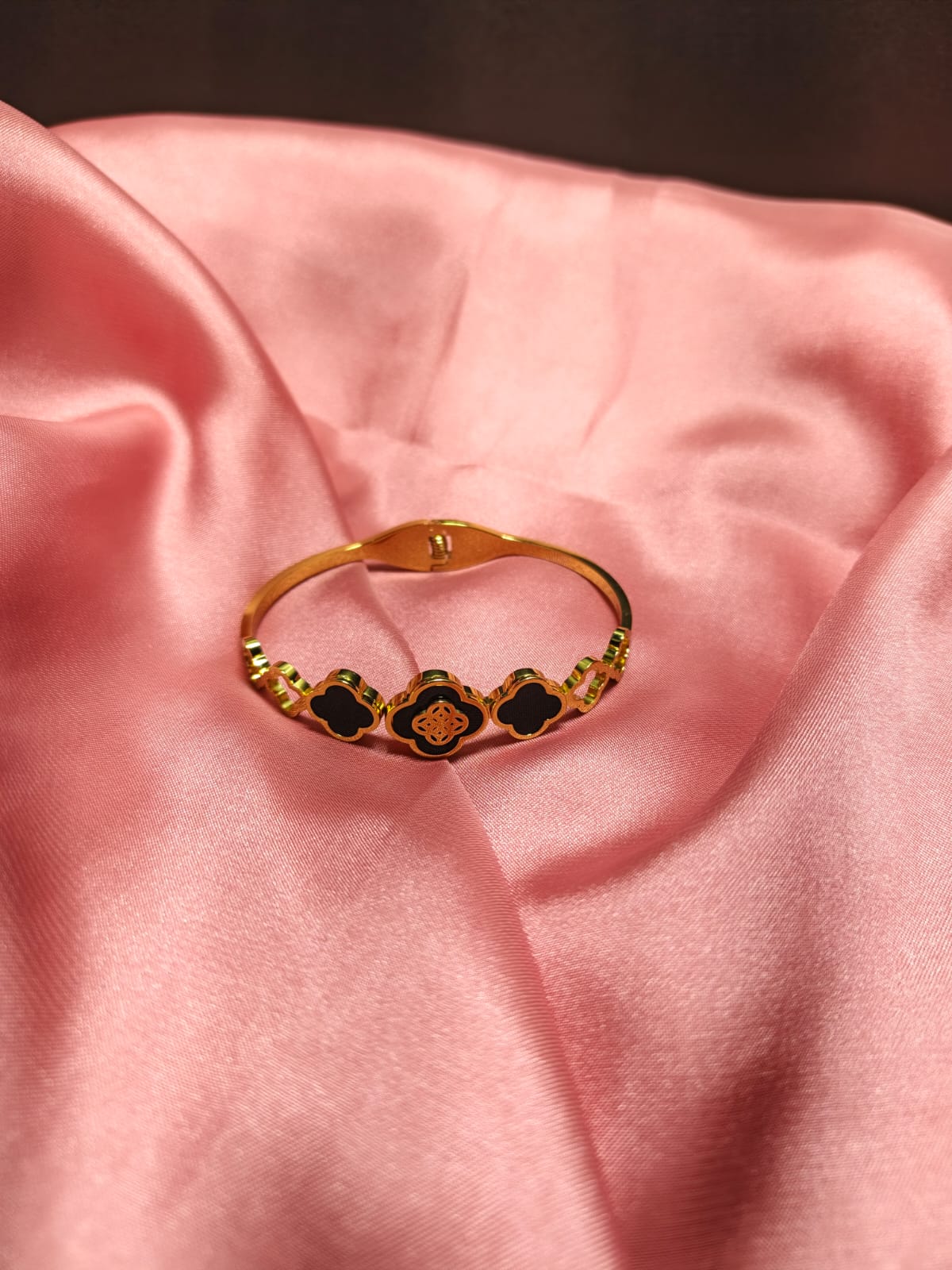 Luxury Black Clover Gold Bracelet