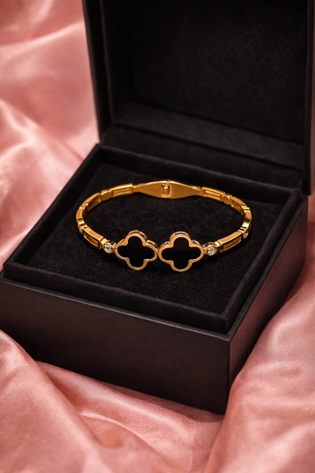 Luxury Gold Clover Charm Bracelet